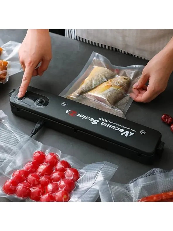 Vacuum sealing machine